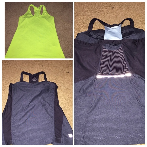 💥sold💥Workout tank bundle