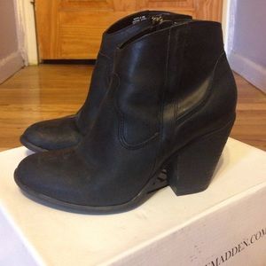 Steve Madden "Riffle" Black Leather Booties