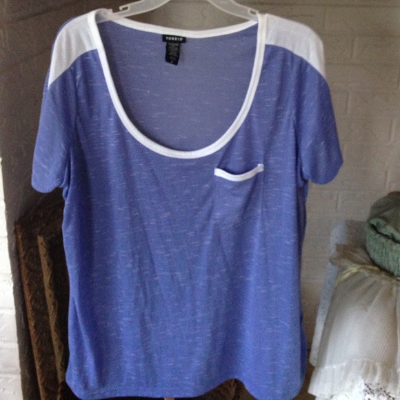 Short sleeved top