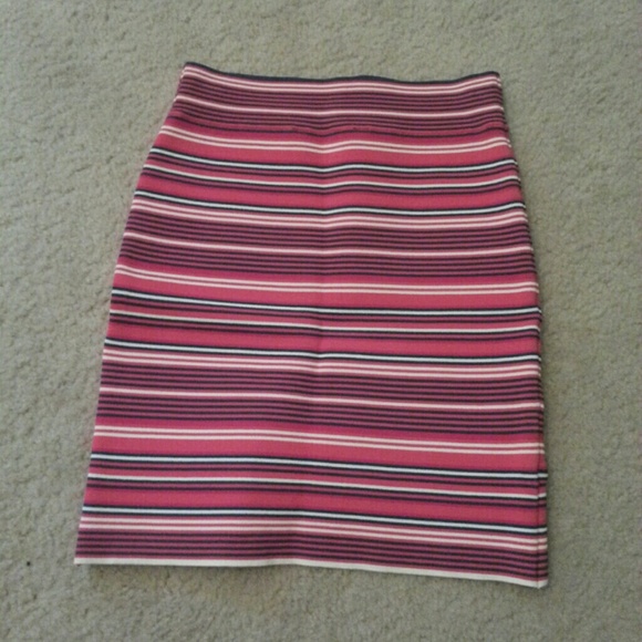 Bcbg Maxazria bodycon skirt - Picture 2 of 3