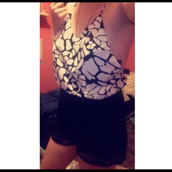 Cute romper ππΌ - Picture 2 of 3