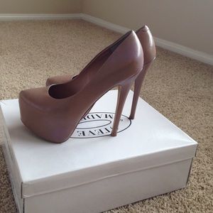 Steven Madden blush platform heels size 6.5!
