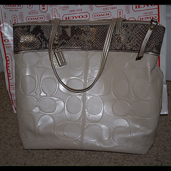 All leather Coach purse