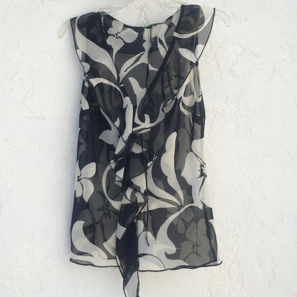 United of Benetton flower polyester top size S