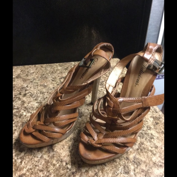 Cork heels - Picture 1 of 2