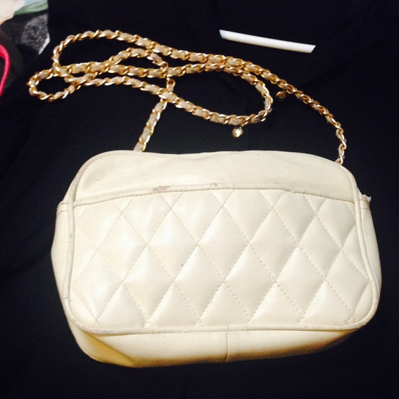 Vintage Handbags - Quilted Crossbody