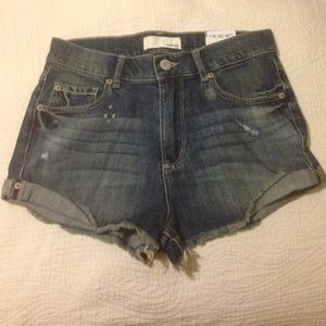 Selling retro high waisted denim shorts