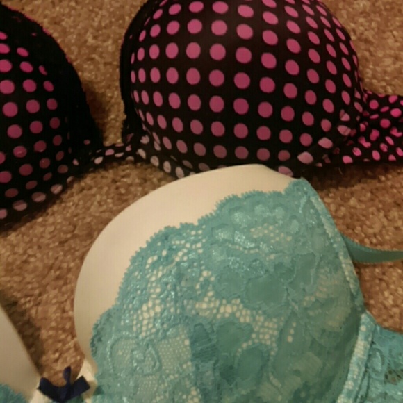 5 different bras - Picture 3 of 4