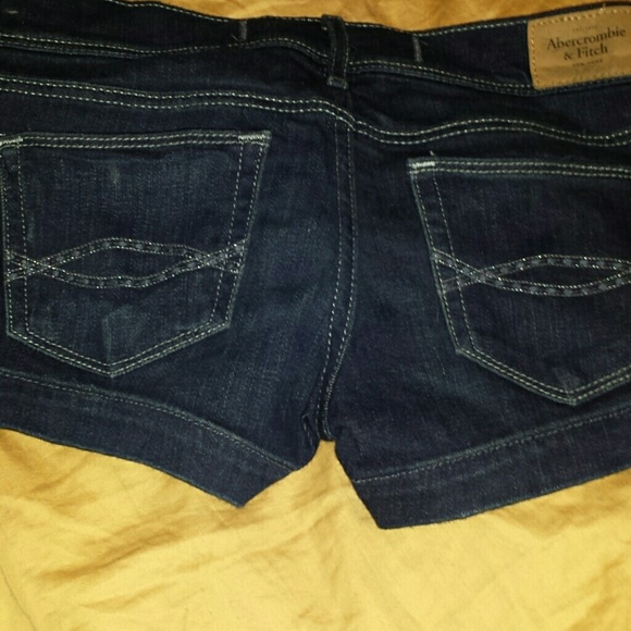 Shorts - Picture 3 of 3