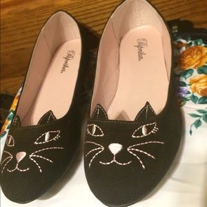 Cat embroidered flats