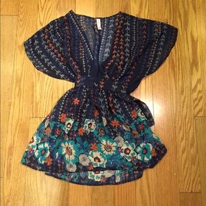 Adorable kimono like floral top