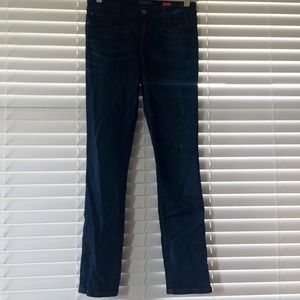 mid-rise straight-leg jeans