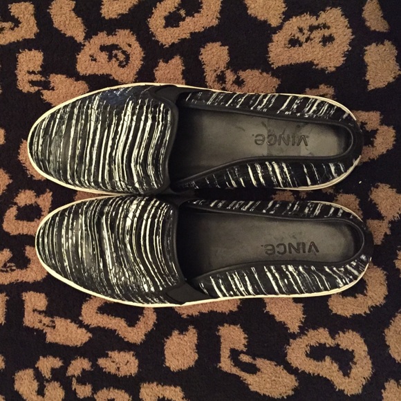 vince black and white sneakers