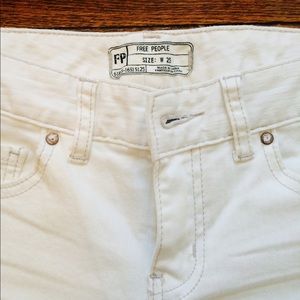 Free People NWOT white jeans