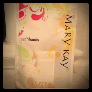 Mary Kay Vanilla Sugar Satin Hands