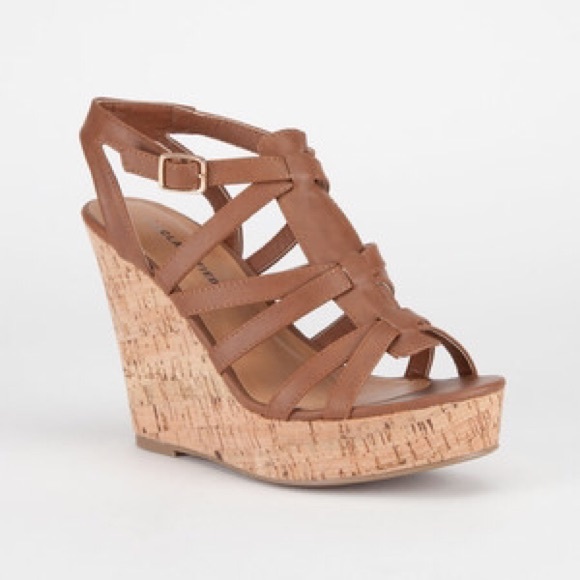 Brown sandal wedges <3