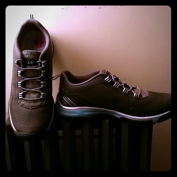 J-41 Adventure On, slip on grey and teal sneakers
