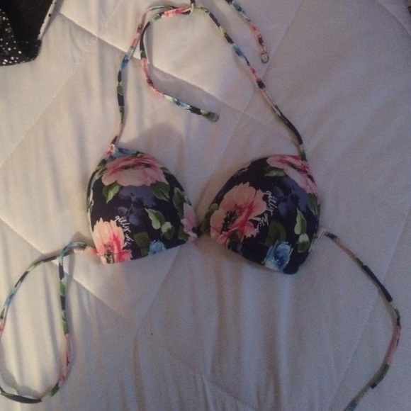 Gilly Hicks string bikini top