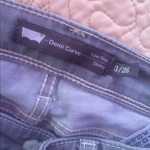 Demi curve Levi's (gray)