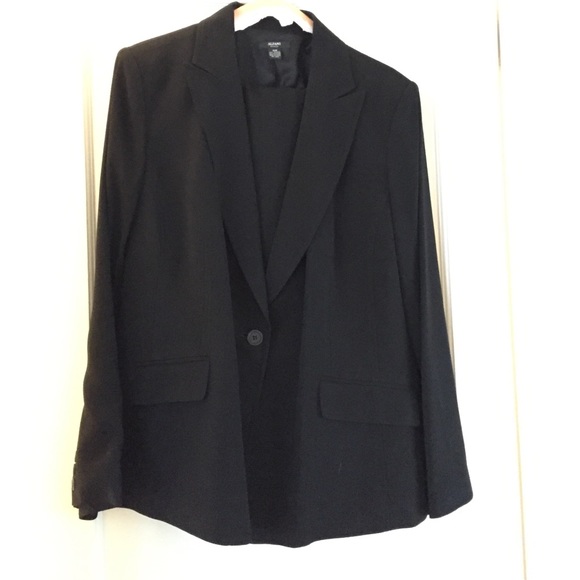 LAST MARKDOWN! - Alfani Woman 2 piece trouser suit