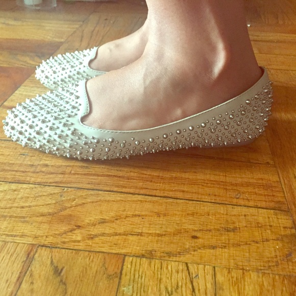 Jeffrey Campbell Shoes - Sale✨Jeffrey Campbell Beige studded Moccasin Flats