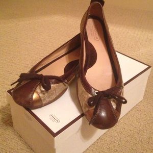Coach flats
