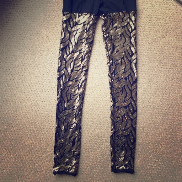 🎉🎉Gold Sequined Party Leggings