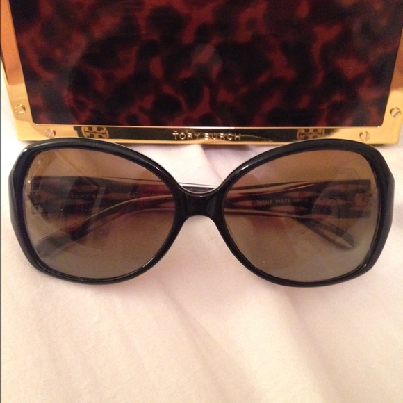 Tory Burch Accessories - Tory Burch Polarized Sunglasses ☀️🕶