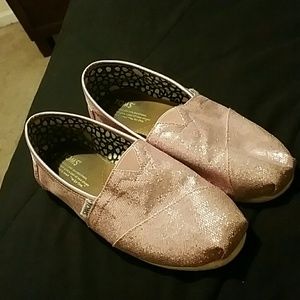 Pink shimmery Toms