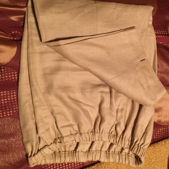 Custom Made Linen Capris - Picture 1 of 3