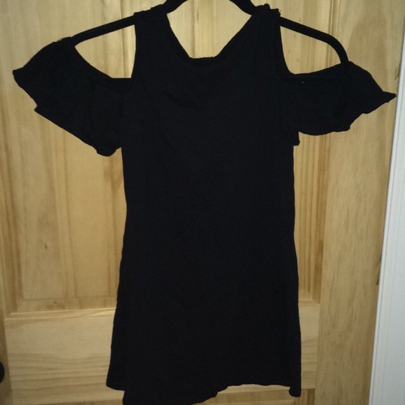 Black flowy shoulderless tight tunic