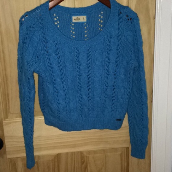 Beachy hollister blue sweater