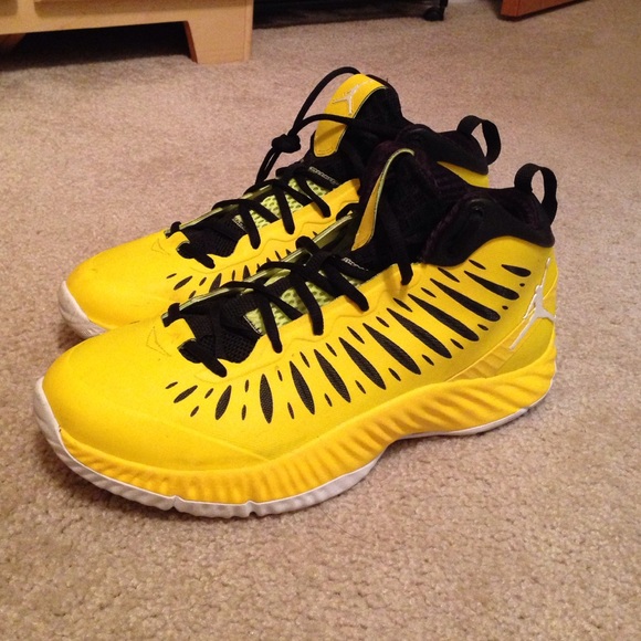 Men's Jordan's (Yellow)