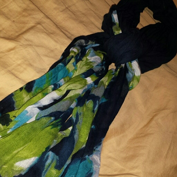 Scarf - Picture 2 of 2