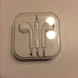 iPhone earphones