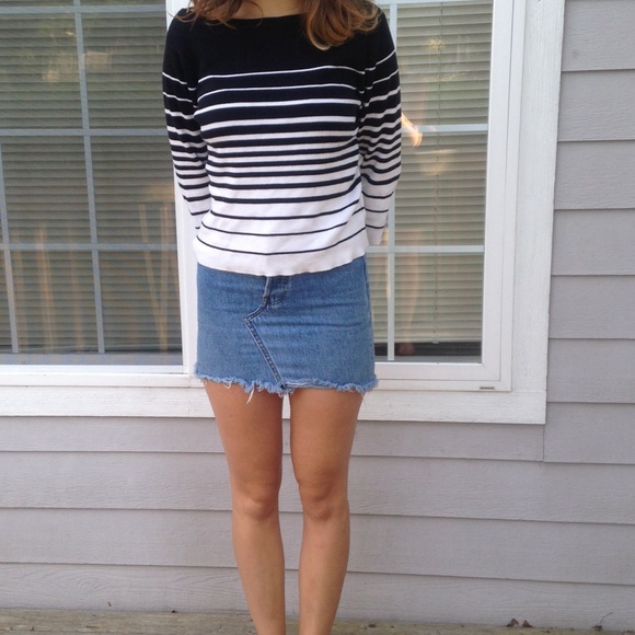 Levi vintage denim skirt. Light wash