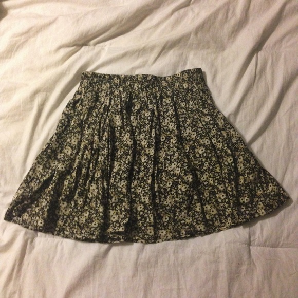 brandy melville skirt