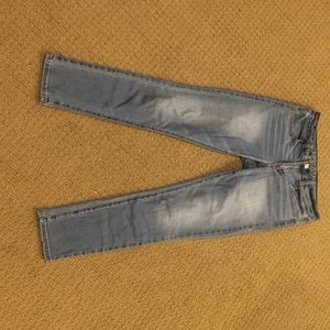 American Eagle light wash skinny jeans