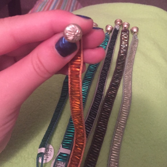 Beautiful bracelets - Picture 2 of 3