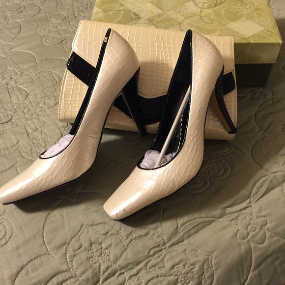 Shoes and clutch combination