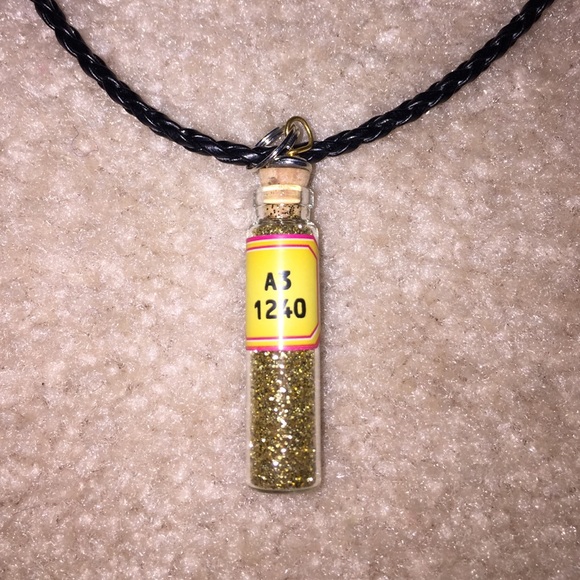 Glitter necklace - Picture 3 of 3