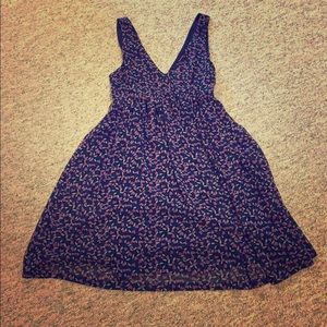 V neck flattering feminine flowy dress