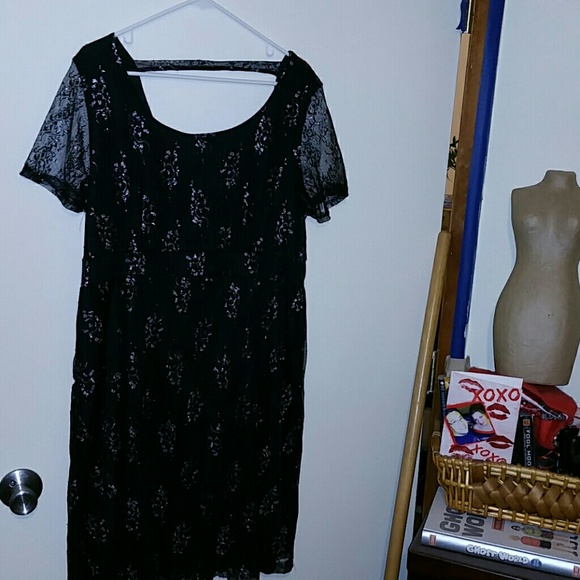 Dazzling lacey black summer dress