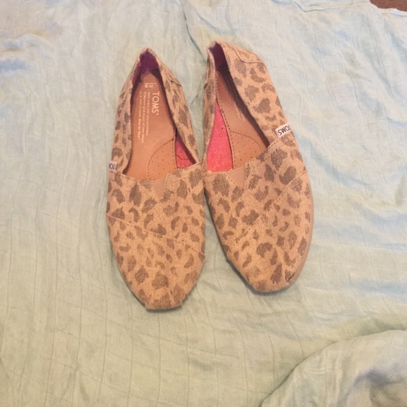 Toms leopard print