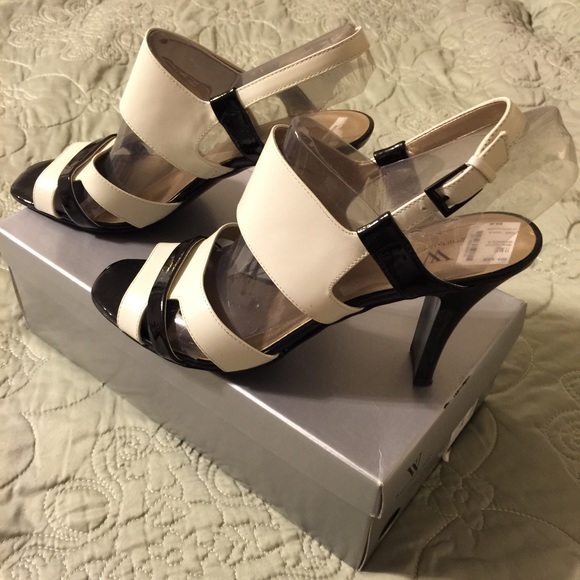 Worthington Sandals - Picture 1 of 1
