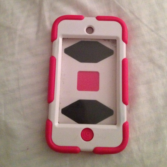 iPod touch 4 griffin survivor case