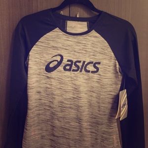 🆕 ASICS workout shirt