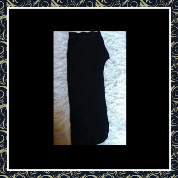 Black slit maxi skirt