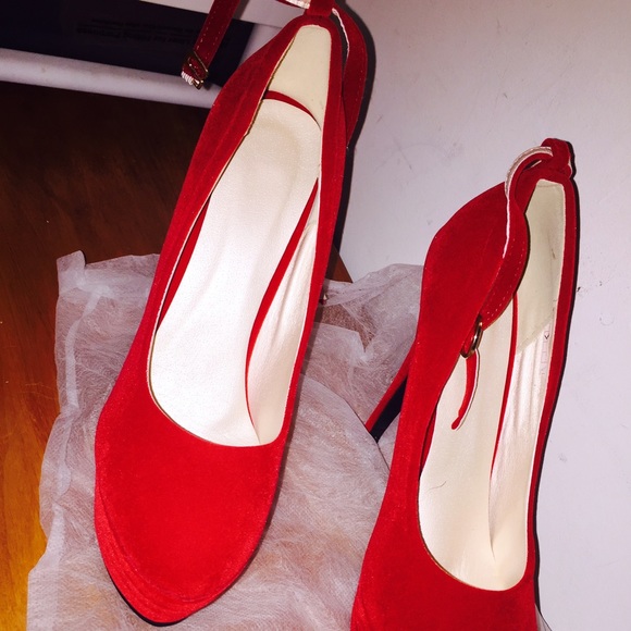 Red hot should I say anymore!! - Picture 1 of 3