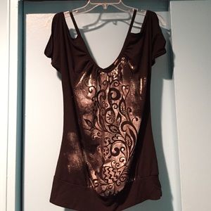 Off-the-shoulder black club top